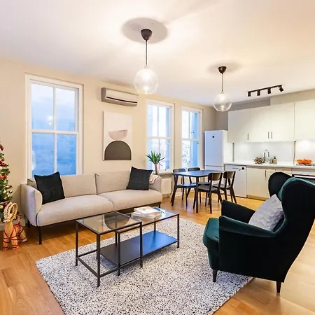 Mesmerizing Flat With Bosphorus View In Beyoglu Istanbul