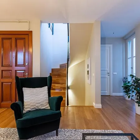 Mesmerizing Flat With Bosphorus View In Beyoglu Apartment